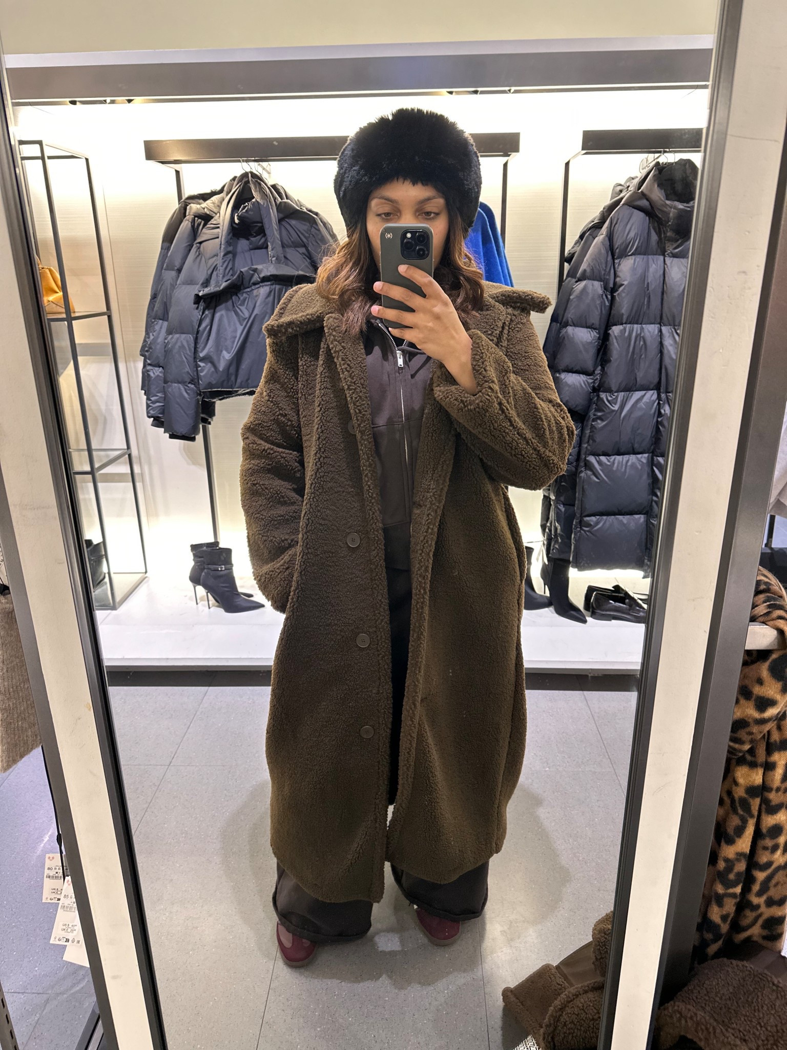 In love with this teddy coat from Zara it’s literally perfect!

#zara #zarahaul #winterwardrobe #fallfashion #ltkstyletip #coat

#LTKSeasonal #LTKMidsize #LTKGiftGuide