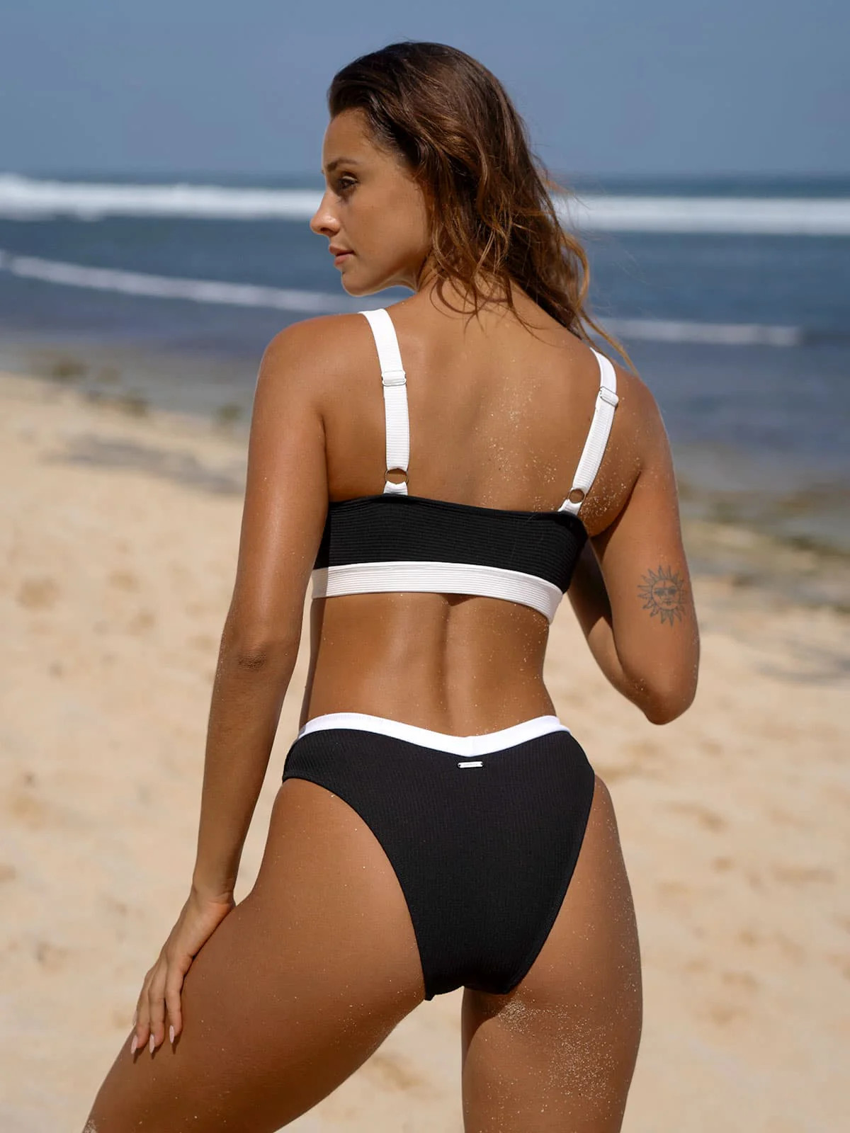 Contrast Trim Bikini Top & Reviews - Black - Sustainable Bikinis | BERLOOK | BERLOOK
