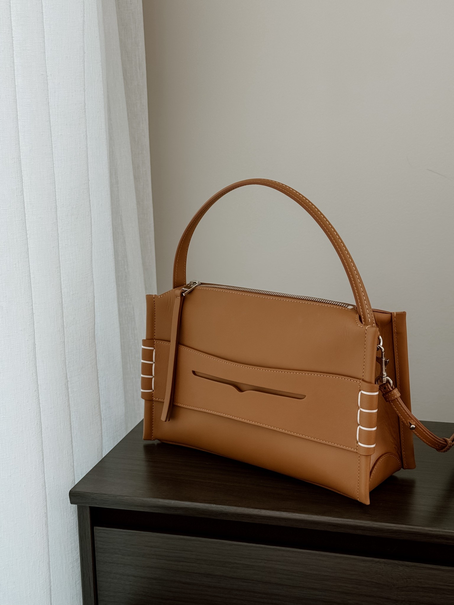 Didn’t know I needed a bag shaped like a loafer… until I did😆 @jw_anderson #jwanderson #loaferbag 


#LTKstyletip #LTKaustralia #LTKbag