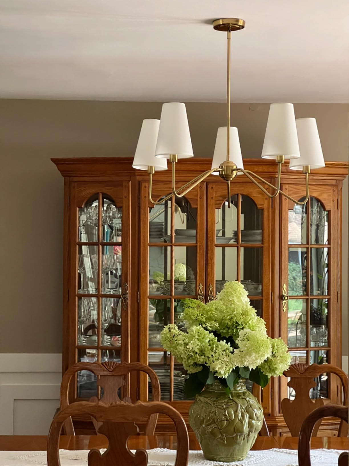 Electro bp;30" Dia 5-Arm Classic Chandeliers Polished Gold with White Linen Shades,Ceiling Light Fixture for Dining Room,Living Room,Entryway,E12,200W | Amazon (US)