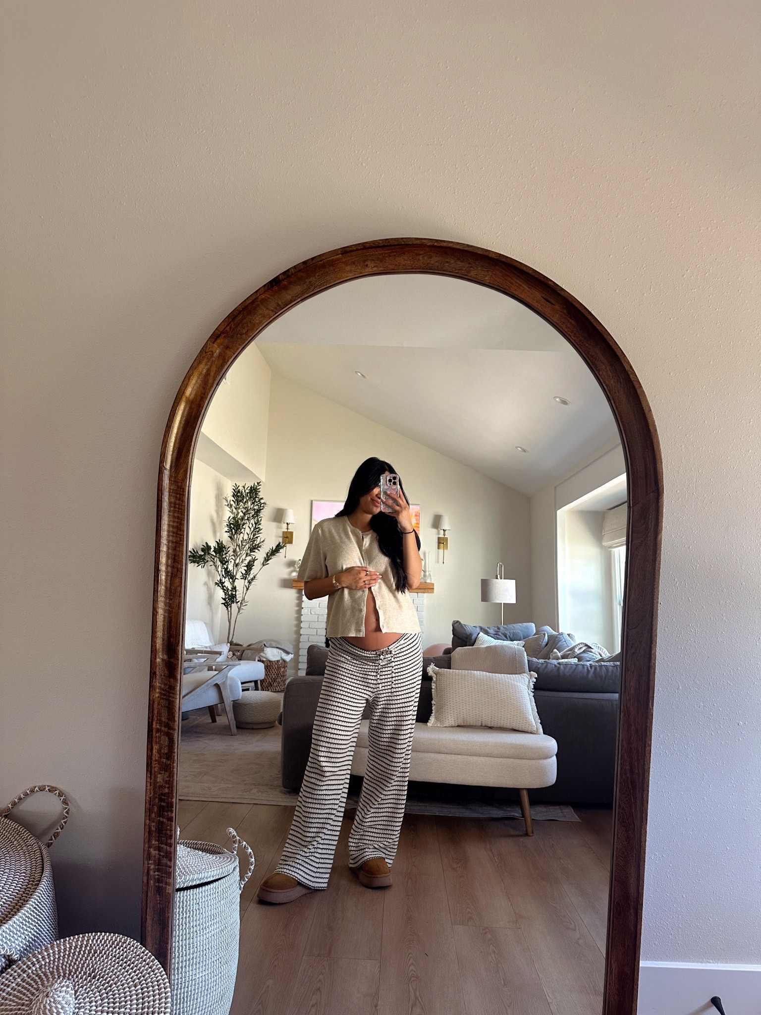 Bump friendly pants from H&M - Size M 🫶🏼

#LTKFindsUnder50 #LTKFindsUnder100