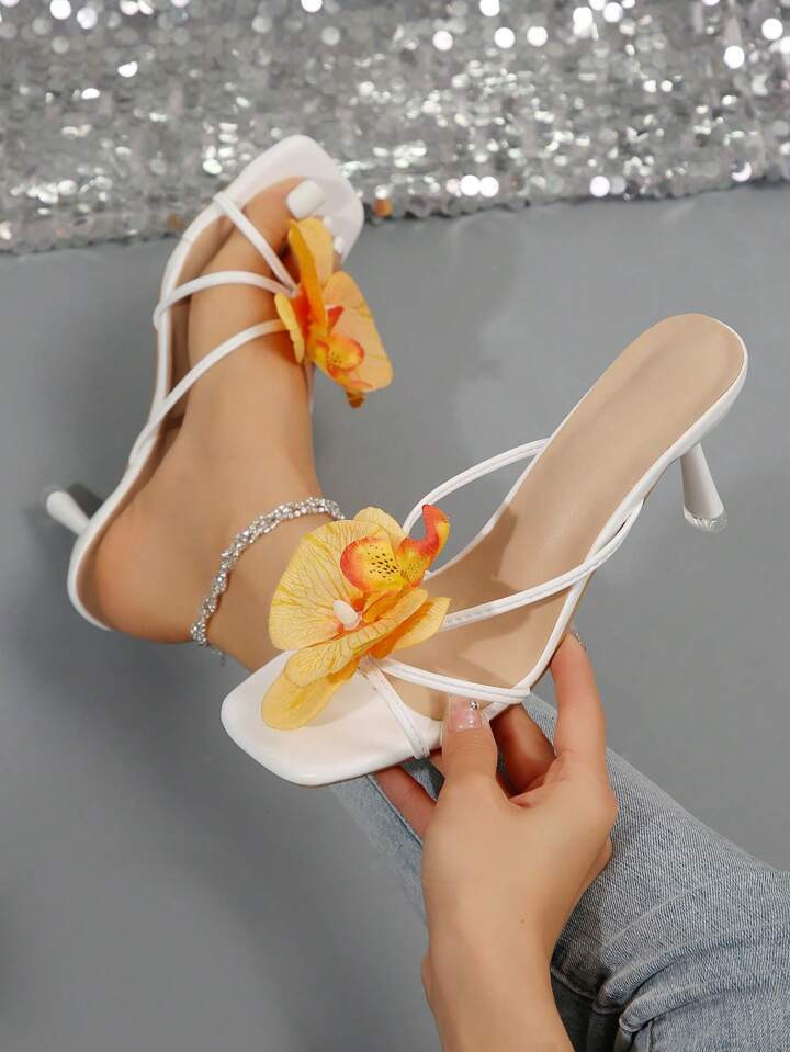 2024 Nieuwe Europese en Amerikaanse stijl sandalen met bloemdecoratie met hoge hakken, trendy dam... | SHEIN