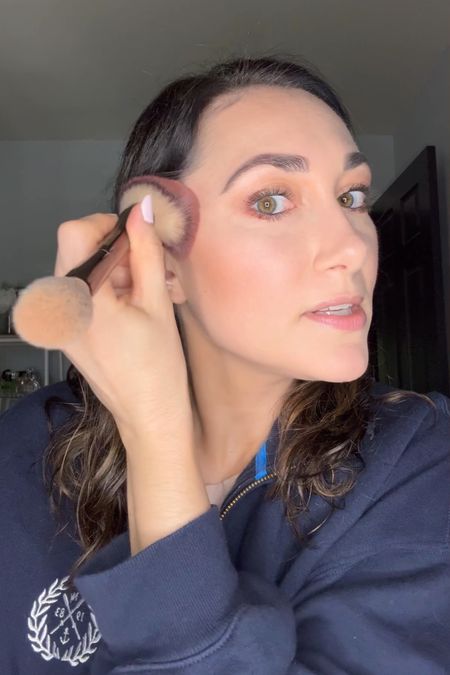 I received a request to share how I apply my face makeup: bronzer, blush, face power, and highlight 🩷

Dior bronzer shade 6 amber bronze 
Gucci blush shade 5 rosy beige 
Hourglass ambient lighting palette 1
Laura Mercier highlight 1
Bobbi Brown highlighting powder shade pink glow 

Makeup tutorial 
Face makeup 
How too

#LTKVideo #LTKfindsunder100 #LTKbeauty
