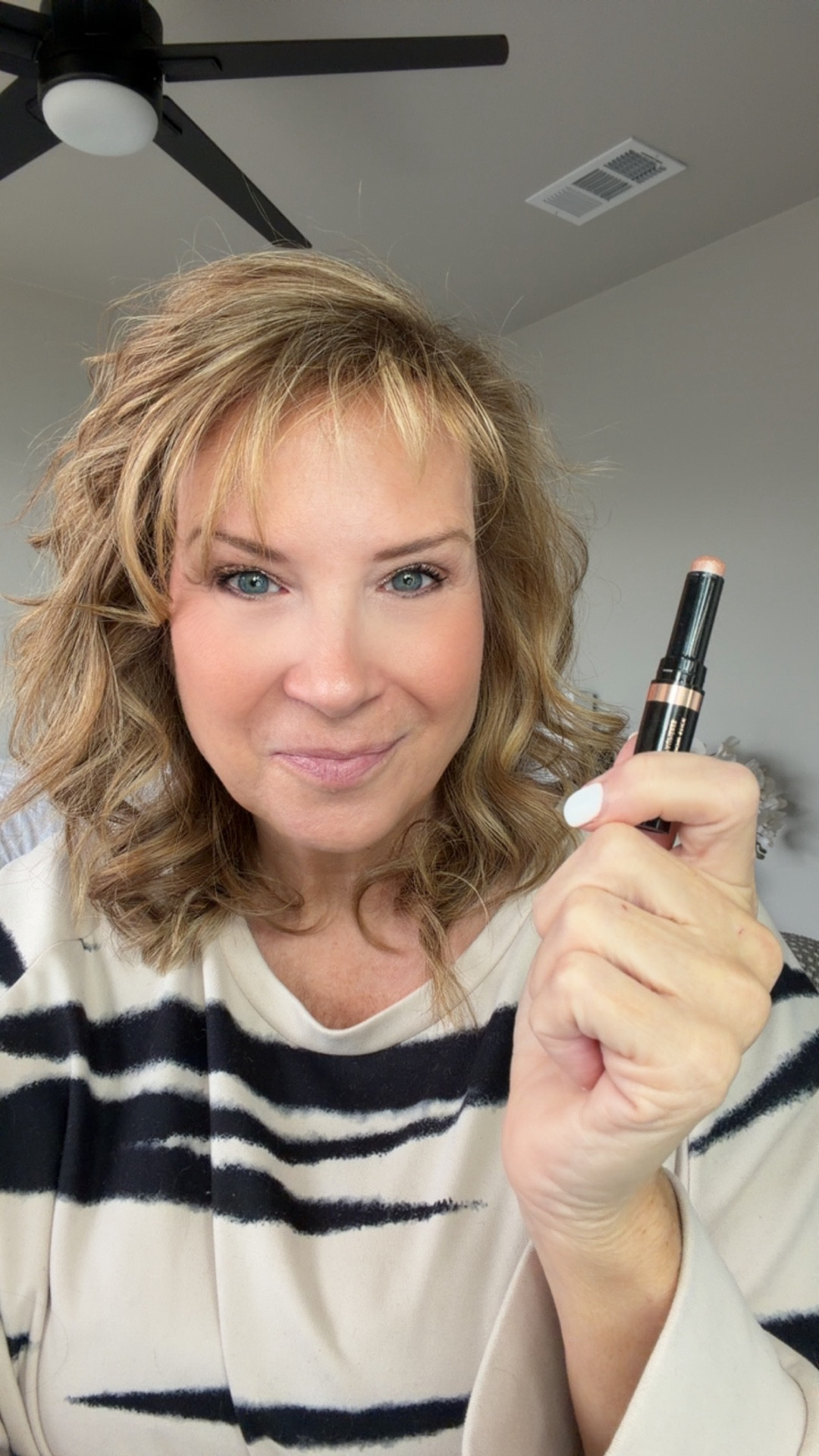 Perfect for everyday or a night out ✨ This little touch of sparkle makes getting ready feel effortless. Easy to use, flattering, and one of those beauty finds you’ll keep reaching for.

#LTKFindsUnder50 #LTKOver40 #LTKBeauty