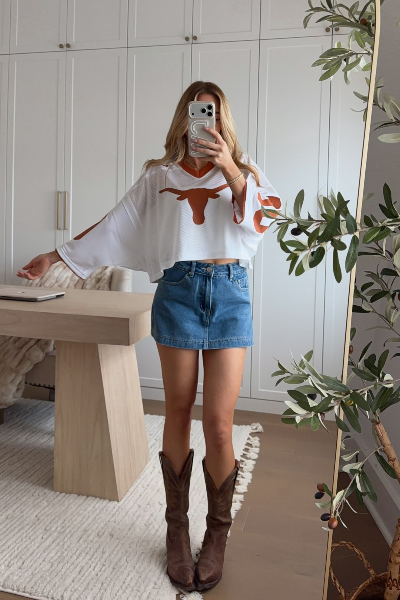 top: xs // bra tank: xs // skort: 25 — game day outfit! 🐂🏈 this amazon skort is perfect in this situation. Looks like a skirt in the front, but it is shorts in the back.