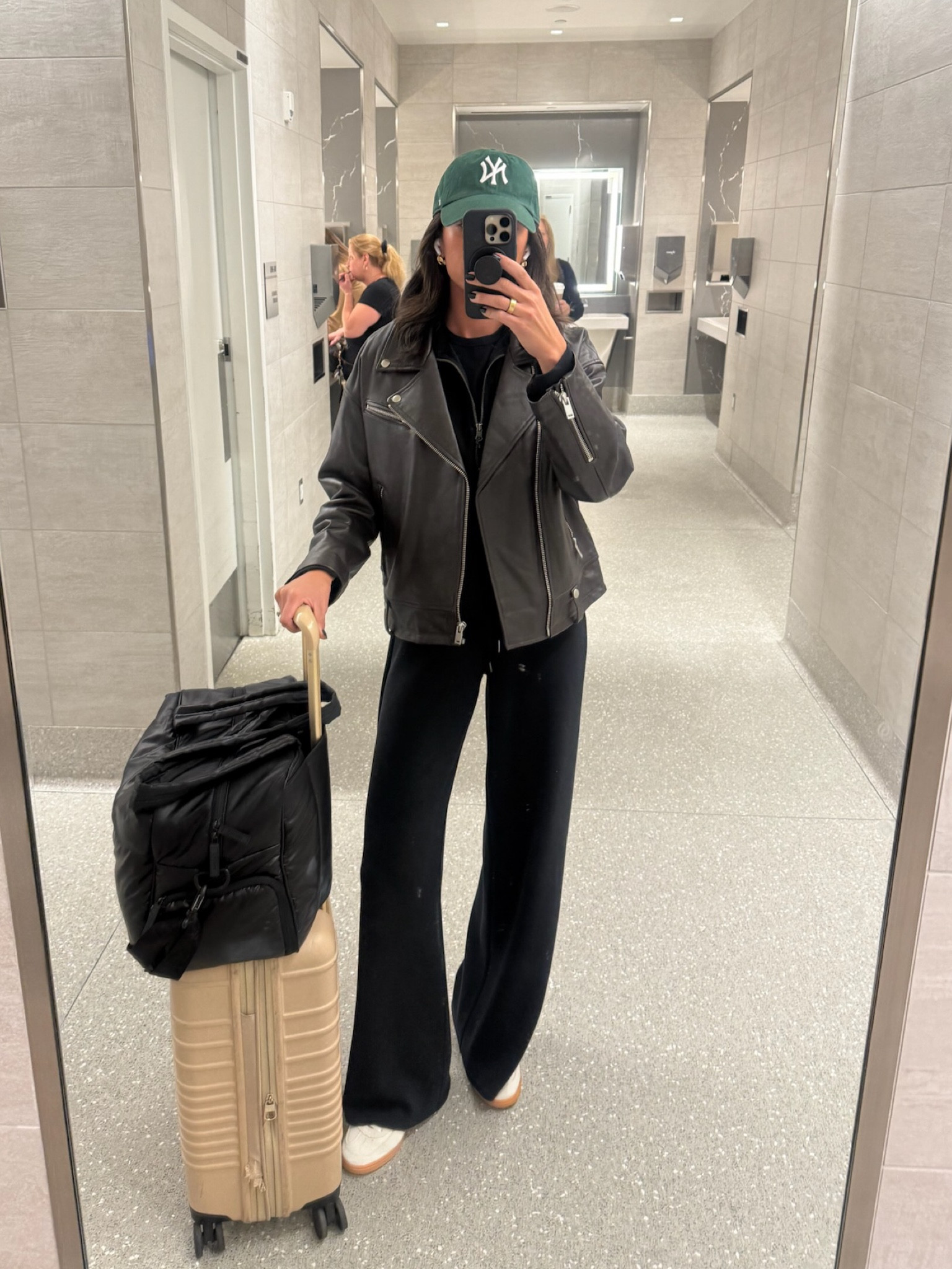 Travel outfit ✈️ Code NENAXSPANX for 15% OFF Spanx! Size Small tall in pants but could use a XS tall! I’m 5’8” for length reference 



Travel outfit
Airport outfit 
Lounge set 

#LTKTravel #LTKStyleTip