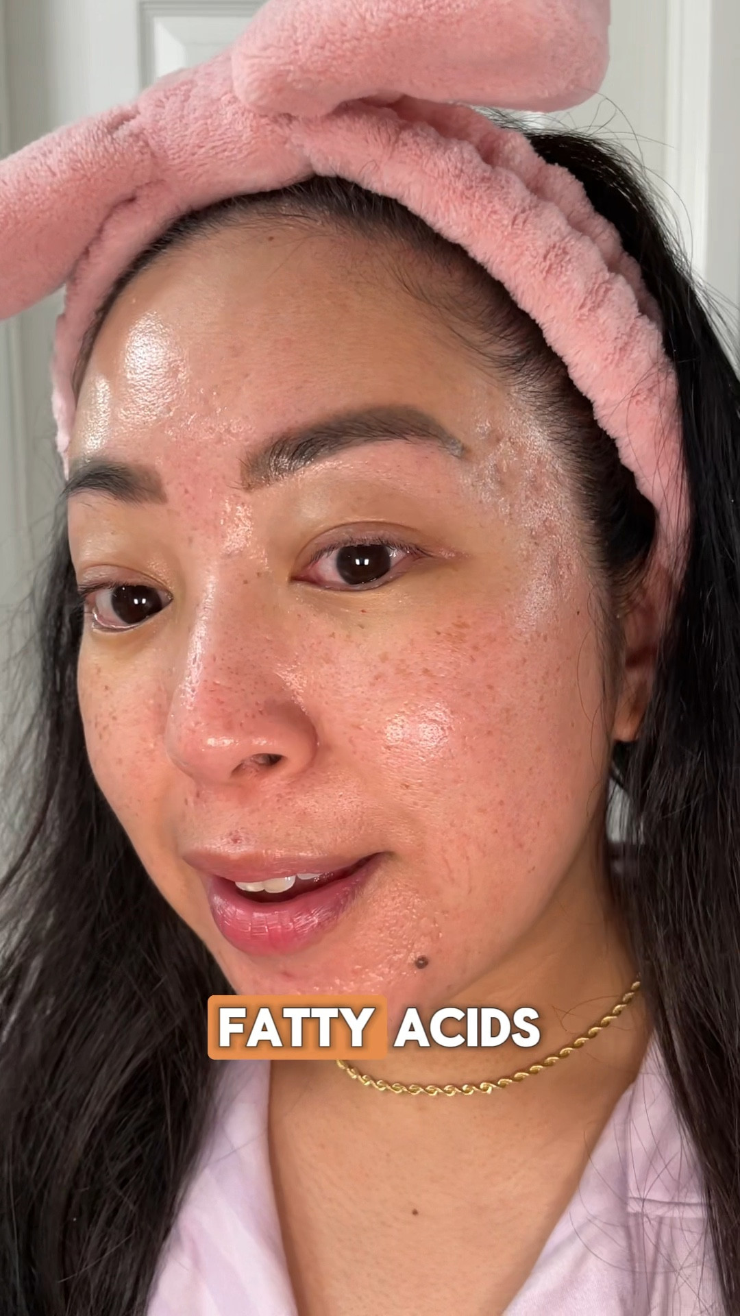 Sunscreen with anti-wrinkle function @skin1004official @bazzaal_ 

🤎 The Centella line products are made of minimal essential ingredients for gentle but effective skincare, while excluding unnecessary harmful preservatives or chemicals.

Buy yours on the official website:
skin1004.com

#skin1004 #kbeauty #skincare #centellatravelkit #centellasunserum #poremizingclaymask #tonebrighteningampoule #probiocicaeyecream #poremizingampoule #Centellacleansingoil

#LTKBeauty