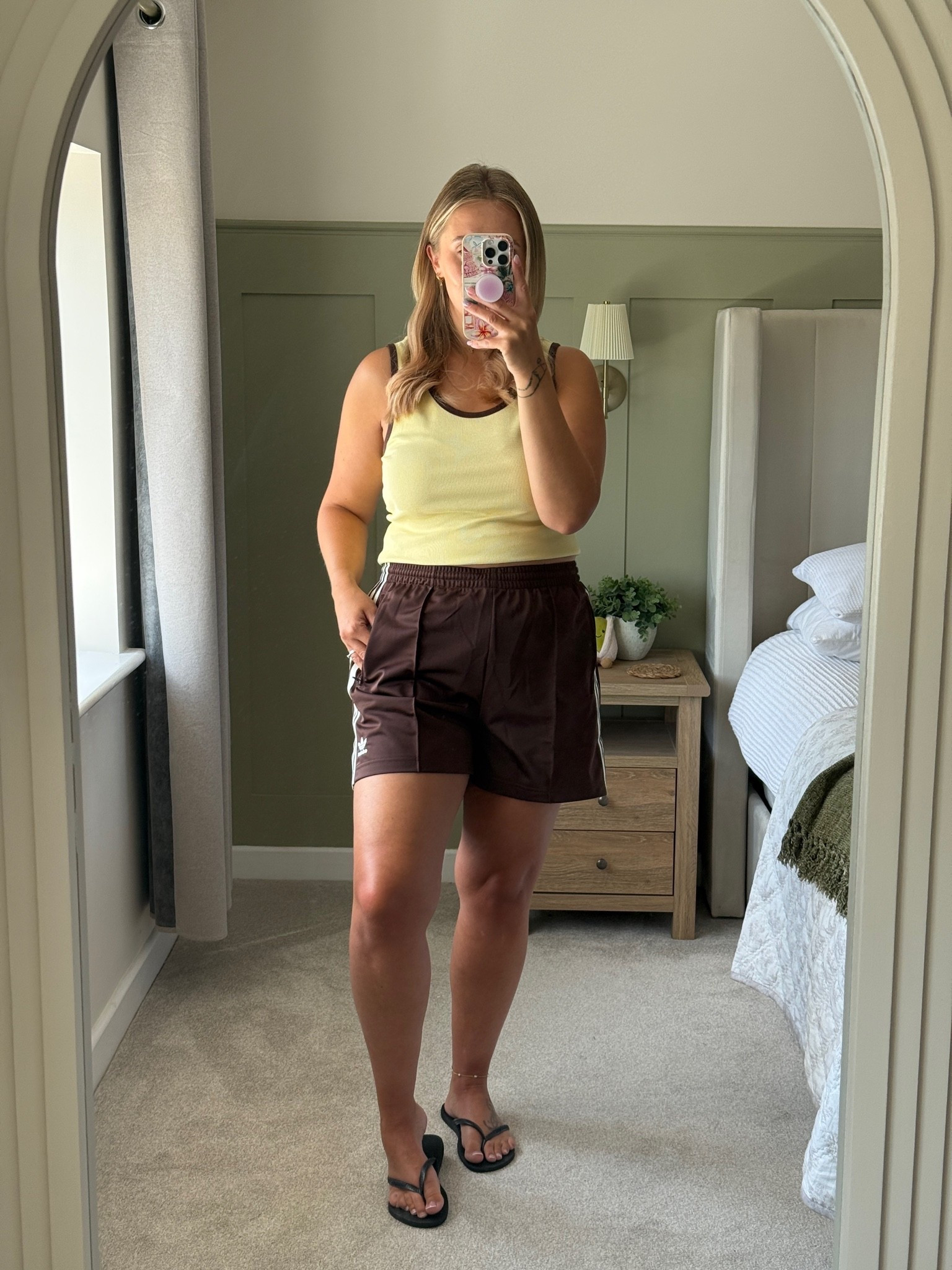 Choccy brown and yellow combo 💛🤎

@adidas #shorts #ootd

#LTKuk #LTKsummer
