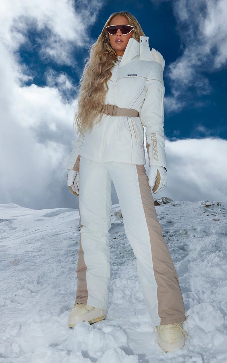 PRETTYLITTLETHING Ski - Pantalon de ski ajusté évasé crème | PrettyLittleThing (FR)
