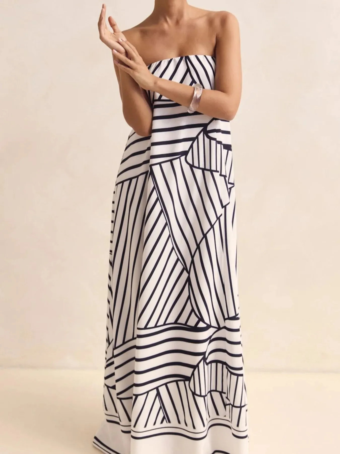 Smocked Printed Tube Maxi Dress4.5 (1,234)Sold 100+ last 30 days | Shop.app