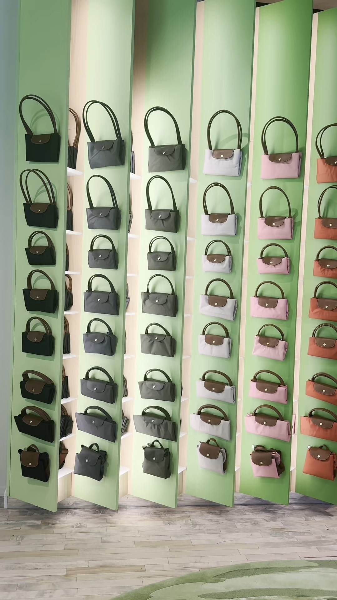 Long champ Le Pliage mini bag 👛


#LTKItBag #LTKStyleTip