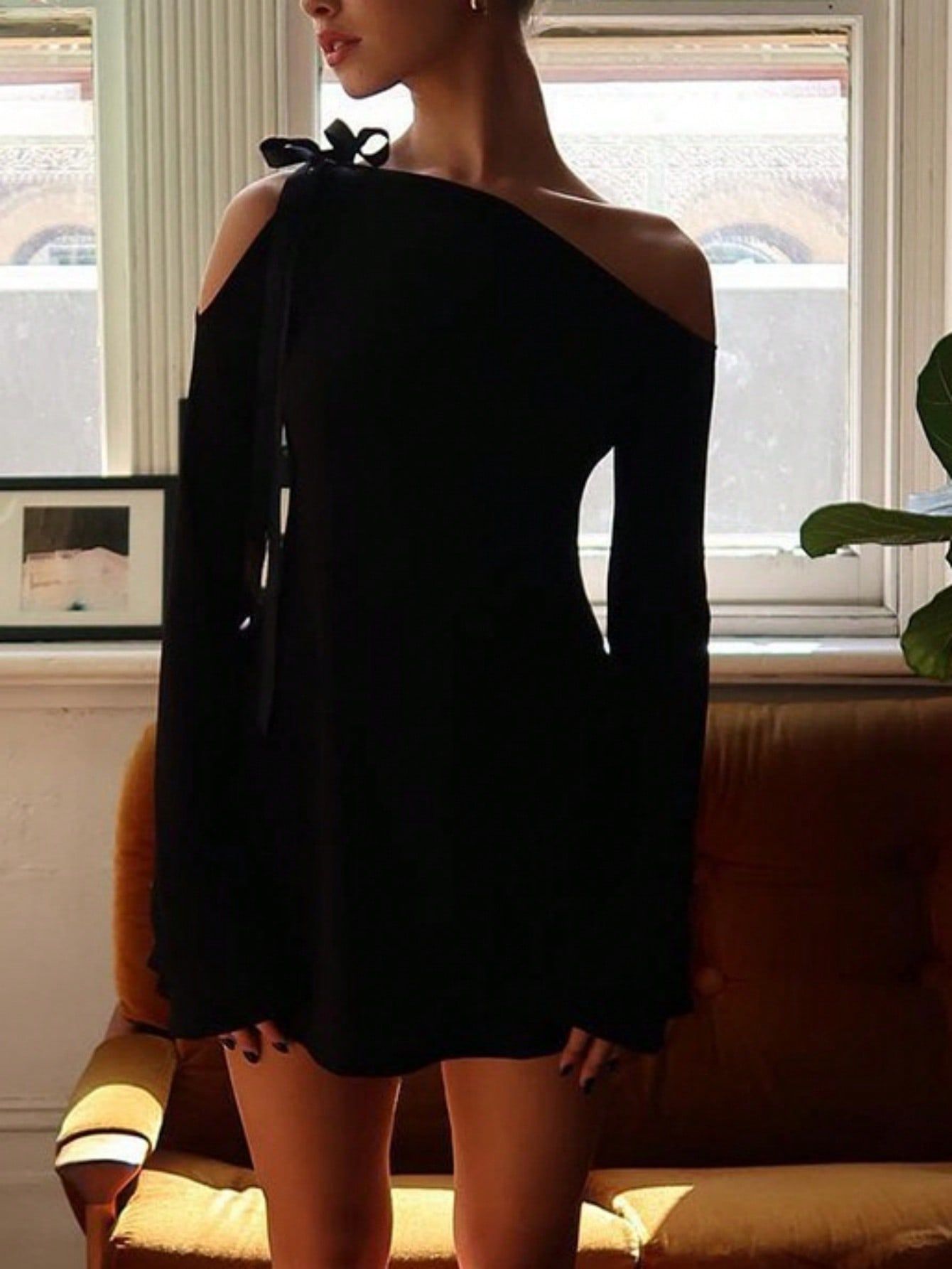 Solid Asymmetrical Neck Knot Shoulder Dress | SHEIN