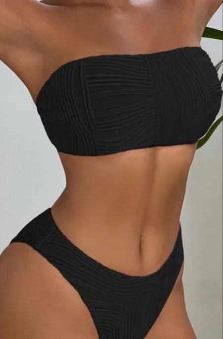 Strapless plain black bikini for summer.

#LTKstyletip #LTKfindsunder50 #LTKswim