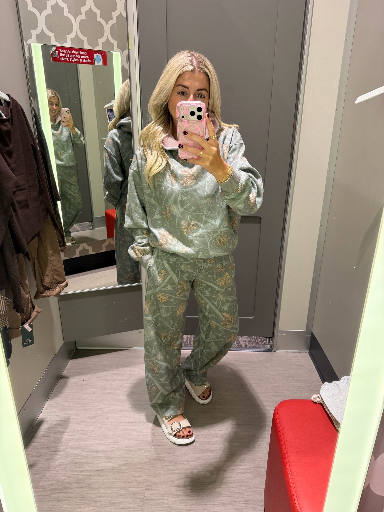 New @Target camo matching set
Size small
Sandals tts
Fall outfit