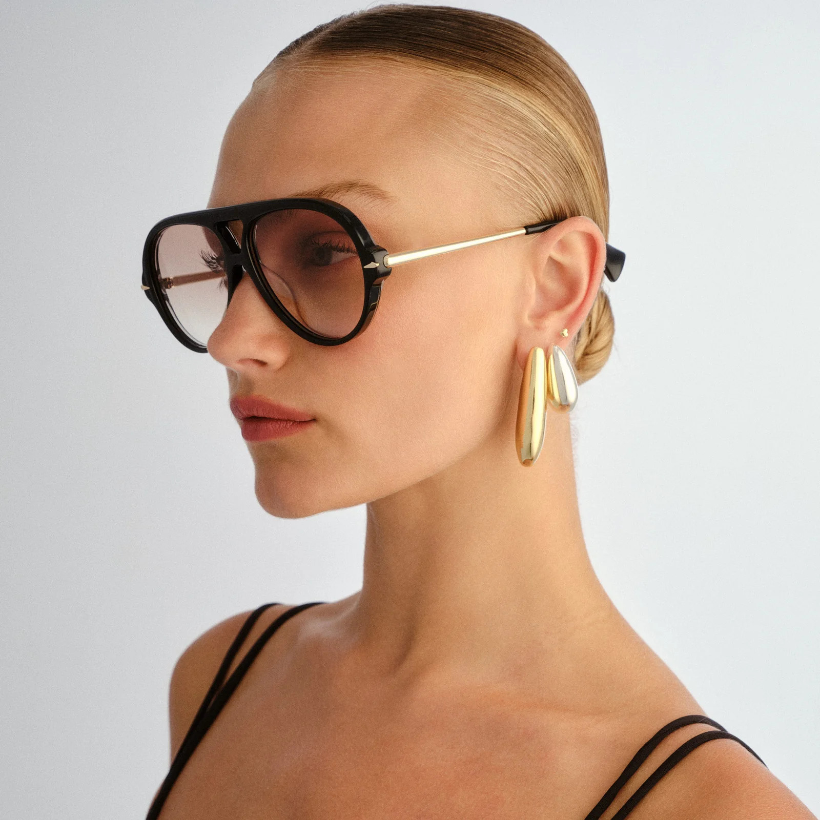 NUMERO ONCE | OBSIDIAN BLACK | Le Specs UK