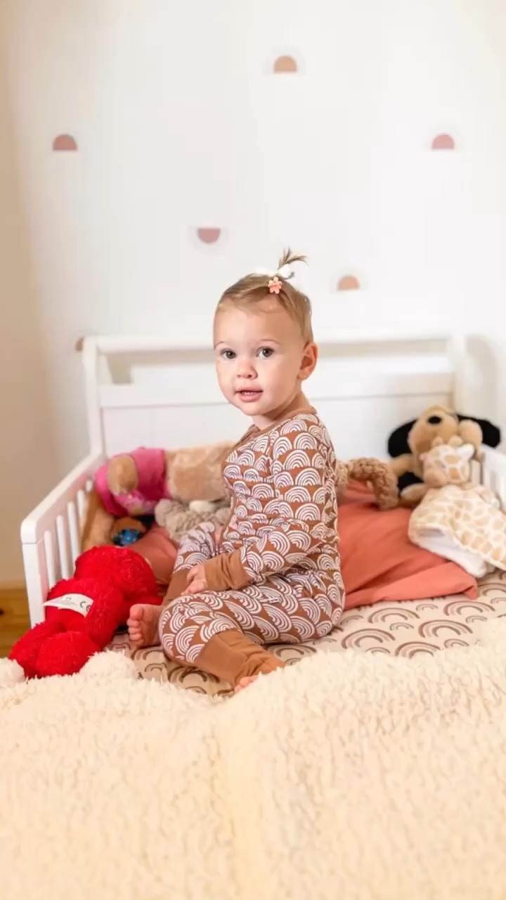 Bella absolutely loves her new toddler bed from @deltachildren 🥰 it’s the perfect transition bed!


#LTKhome #LTKbaby #LTKkids
