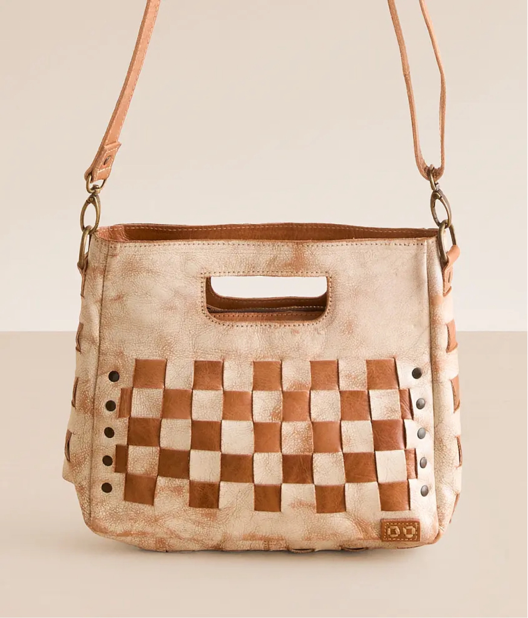 the prettiest Mother’s Day gift idea 🤎
this bedstu bag instantly makes every outfit look more elevated. the woven checker detail + worn leather look are SO good.

#bedstu #mothersdaygiftideas #wovenbag #bohostyle #neutralstyle

#LTKMothersDay #LTKU #LTKootd