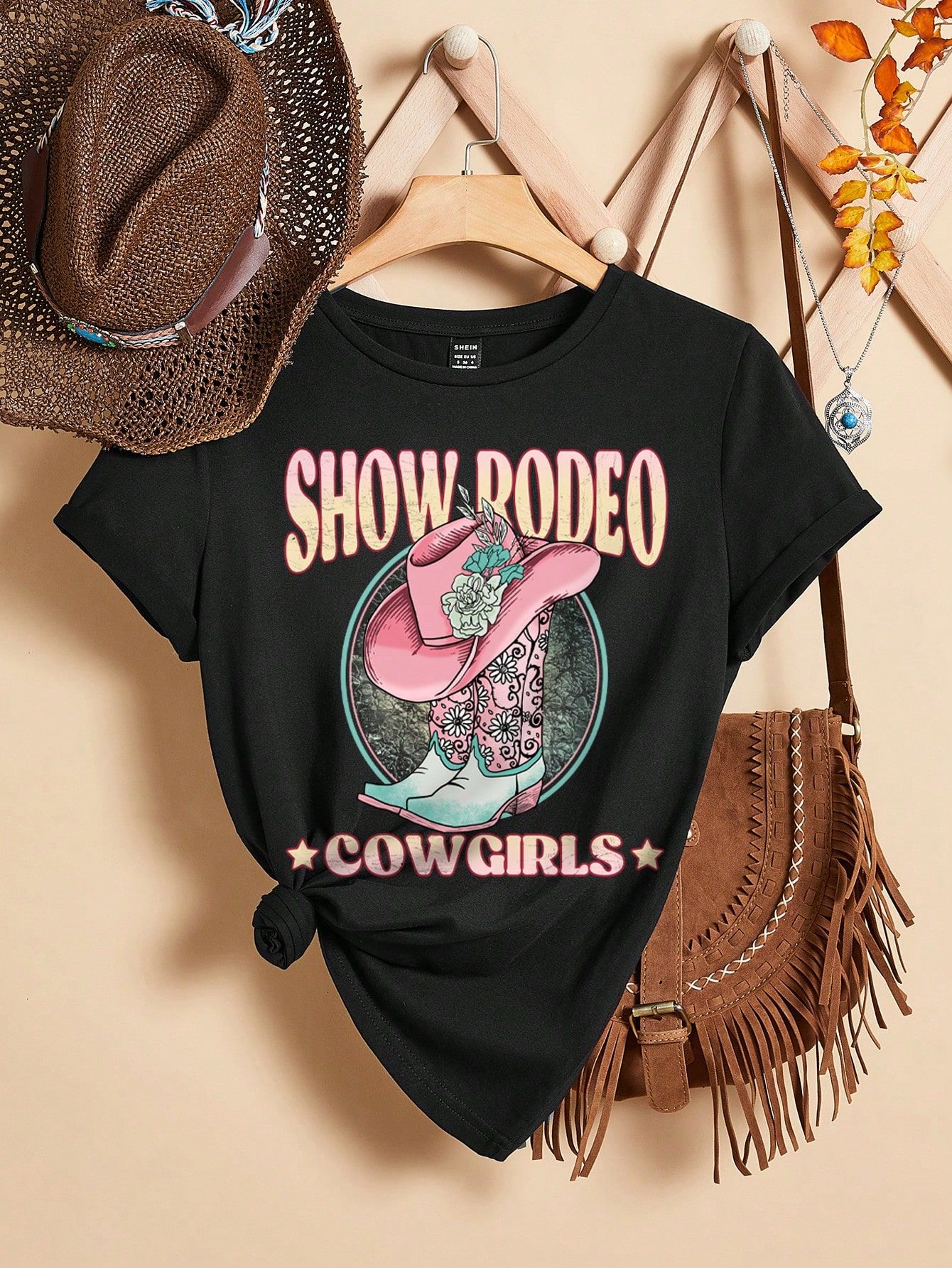 SHEIN LUNE Letter & Cowgirl Boots Print Tee | SHEIN