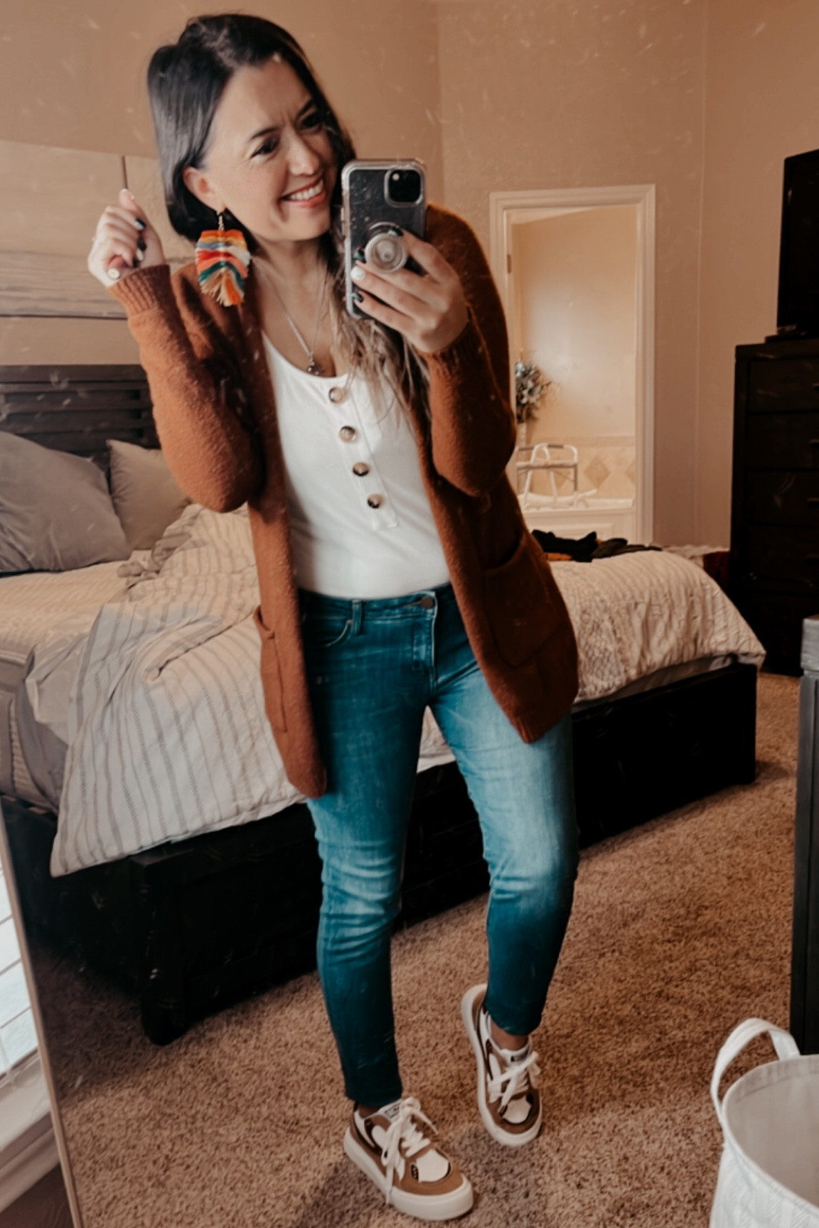 Cozy fall look
Wearing a medium in cardigan
Large in bodysuit
30 in jeans


#LTKunder100 #LTKunder50 #LTKcurves