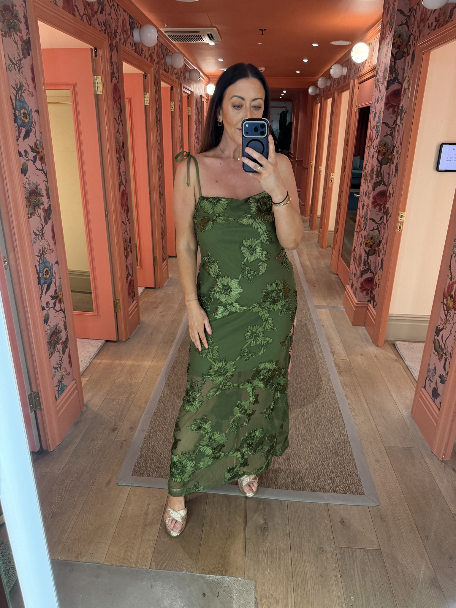 river island green flower print dress 

 #LTKuk #LTKsummer #LTKdresses