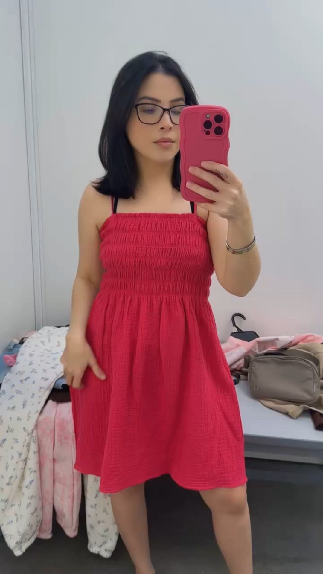 La tela de este vestido (cover up + bien) es súper suave y ligera. Lo estoy probando XS para mi gusto es muy largo pero es super lindo y si eres más alta mejor. 

#LTKPetite #LTKValentine #LTKSeasonal