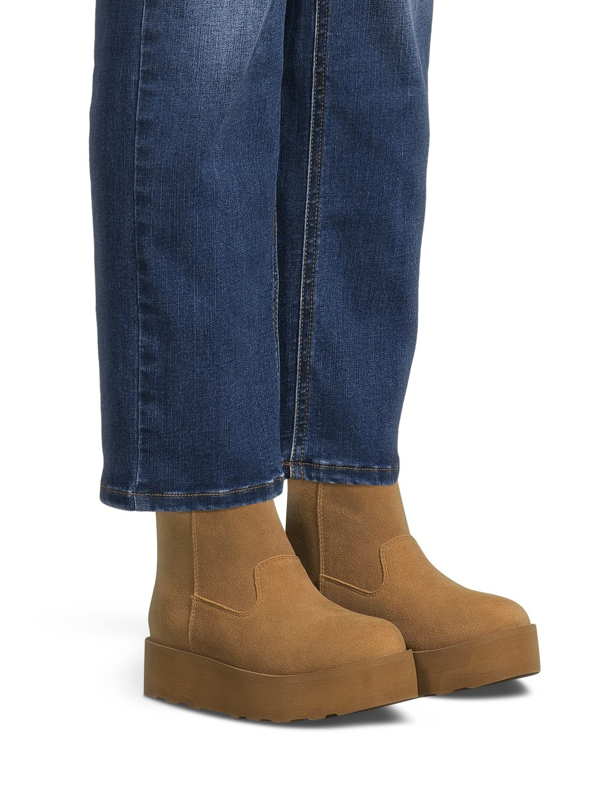 Time and Tru Women's Genuine Suede Platform Cozy Boots, Sizes 6-11 | Walmart (US)