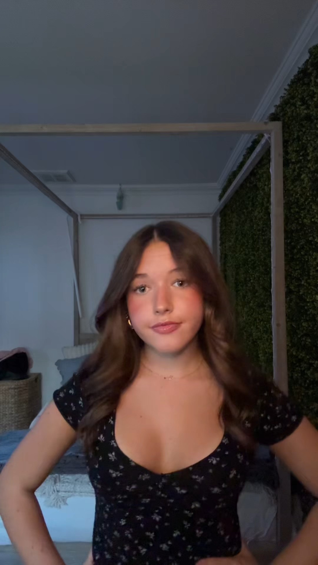 top: brandy
jeans: revice denim