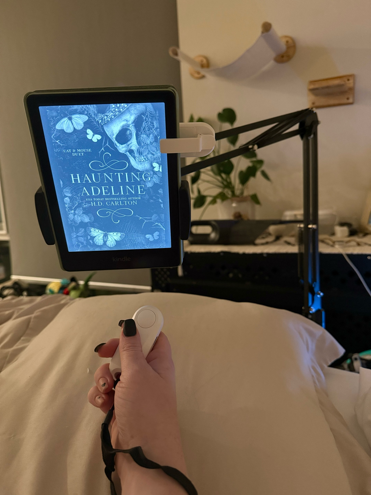 Kindle lovers, unite! 

#LTKGiftGuide #LTKFindsUnder50 #LTKHome