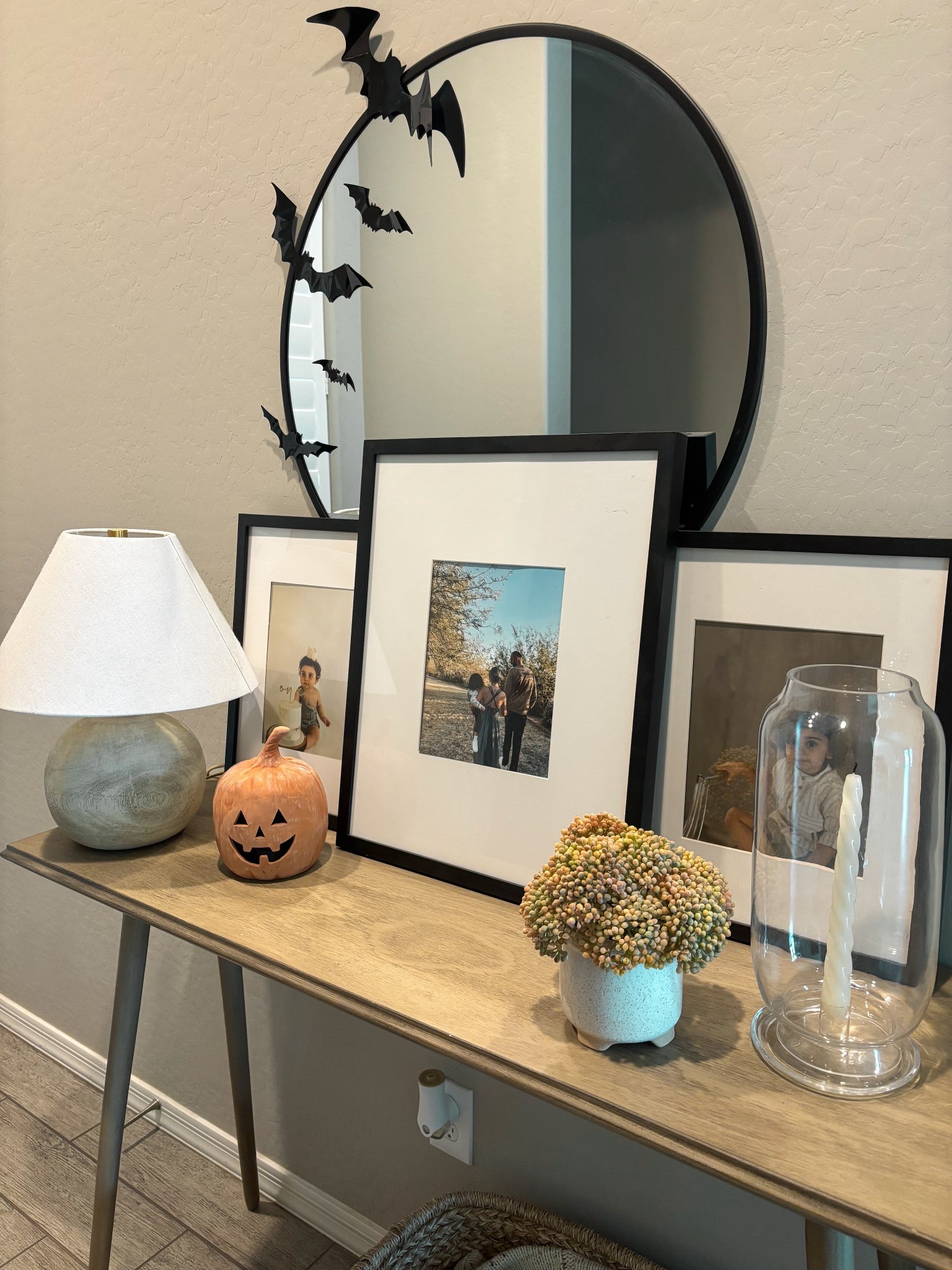Entryway fall decor 🍂 

#entrywaydecor #falldecor #entrywayfalldecor #entrywaystyling #homefinds #fallfinds #fallhome #targetfinds #fall2025 #tablelamp #frames #candles #wallmirror #entrywaytable #targethome #targetfalldecor #targetmcgee #terracottapumpkin #targetmirror #halloweendecor #affordablefinds #magnoliadecor #homefalldecor #potterybarndecor 

#LTKHome #LTKStyleTip #LTKSeasonal
