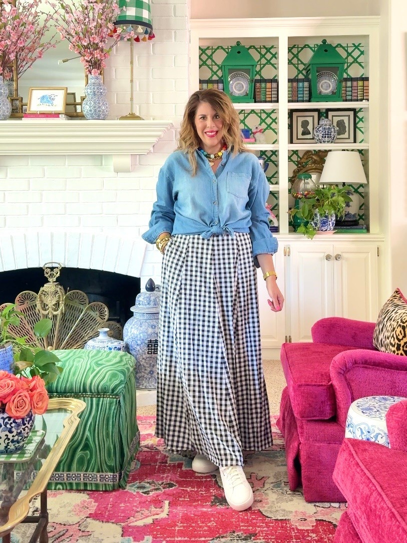 Easy care maxi skirt- wrinkle resistant and great for travel! Size up for waistband (wearing sz L) Super comfortable classic white sneakers, size down in shirt for still oversized fit (wearing sz S)

#LTKootd #LTKTravel #LTKOver40