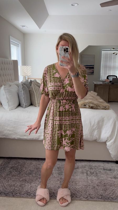 Loving this look for spring break! Give me all the tropical dresses! This one is super soft and comes in a bunch of other colors and patterns.

Amazon dress, spring break outfit, spring break dress, vacation dress, vacation outfit, Amazon fashion, Amazon women’s dress, tropical, print dress, women’s dress, summer dress, V-neck dress, v neck dress

#LTKFind #LTKU #LTKunder50