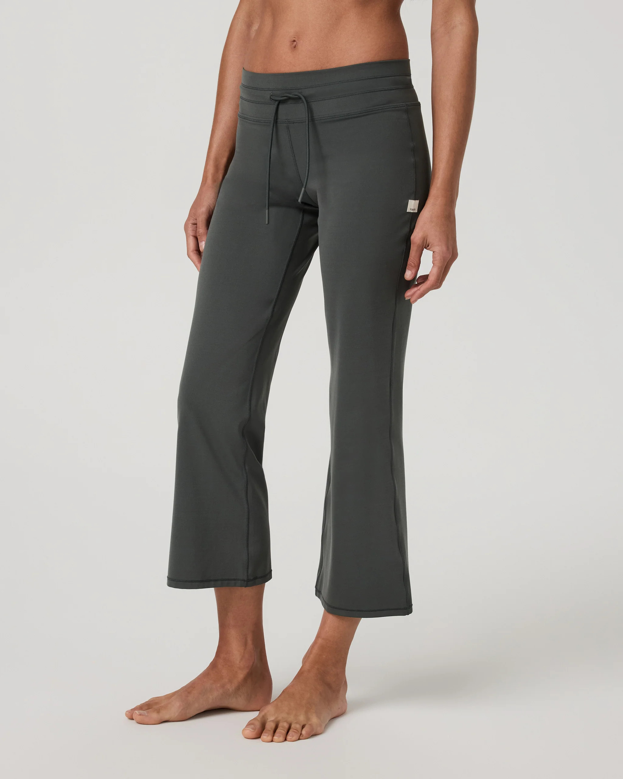 Daily Form Ankle Pant – Women's Dark Jade Mid-Rise Legging – Leggings – Vuori | Vuori Clothing (US & Canada)