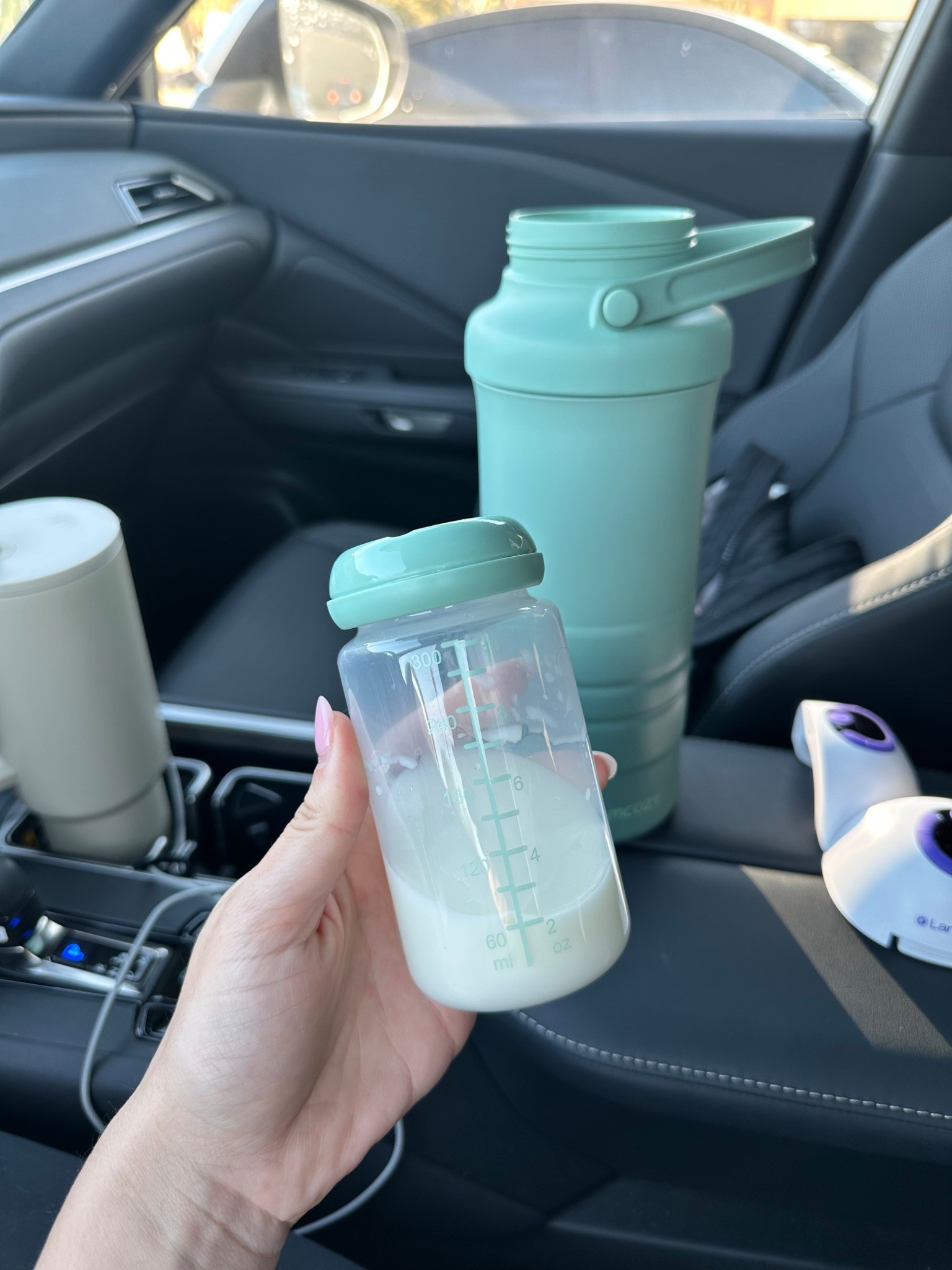 quick pump session before the gym.
We truly love this mom cozy cooler.
It's so sleek & easy to drag around 🙌

#LTKFindsUnder100 #LTKBump #LTKBaby