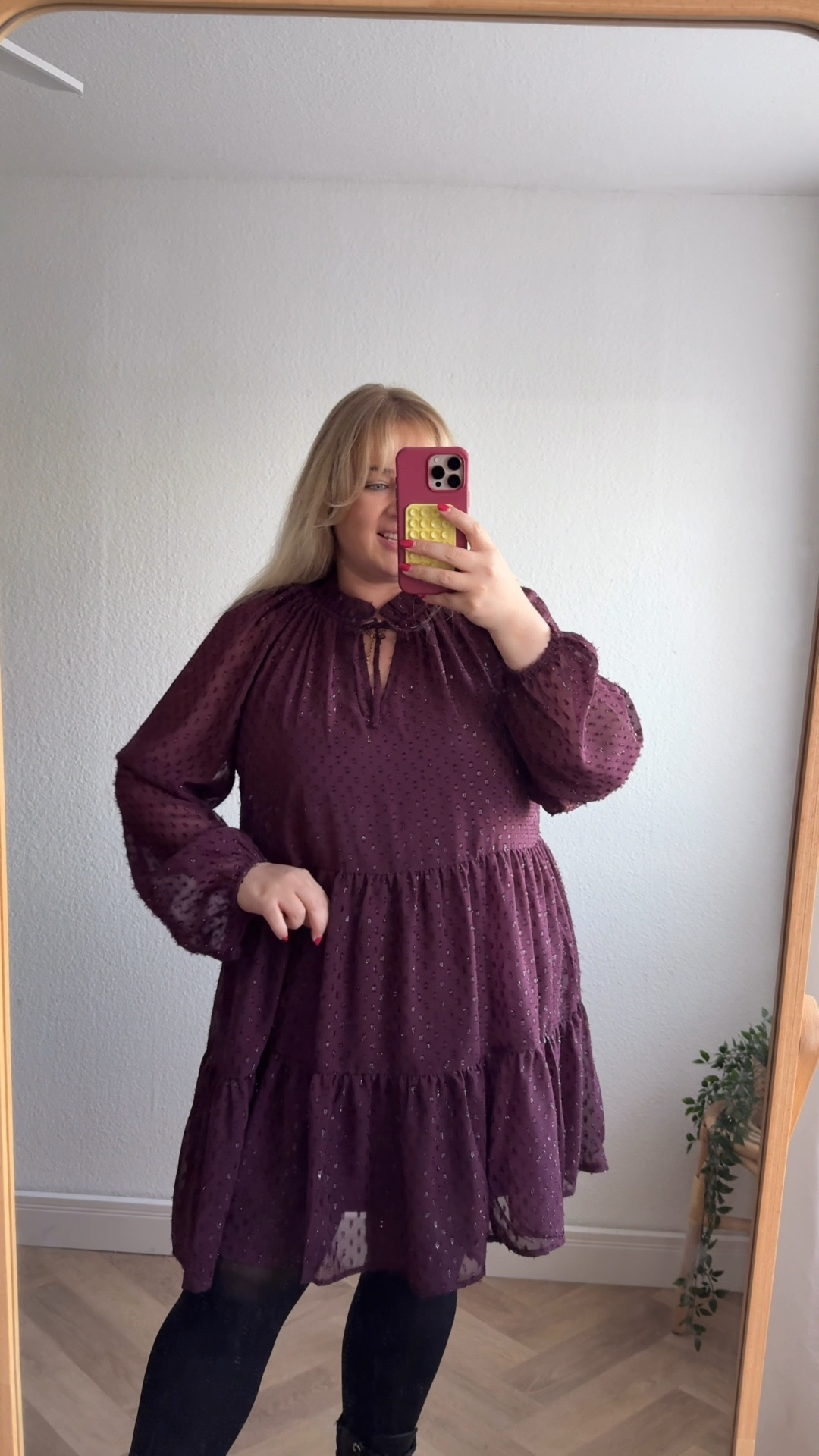 Festliche Kleider ❤️

#festlich #glitzer #plussize #weihnachten

#LTKcurves #LTKstyletip #LTKfestive