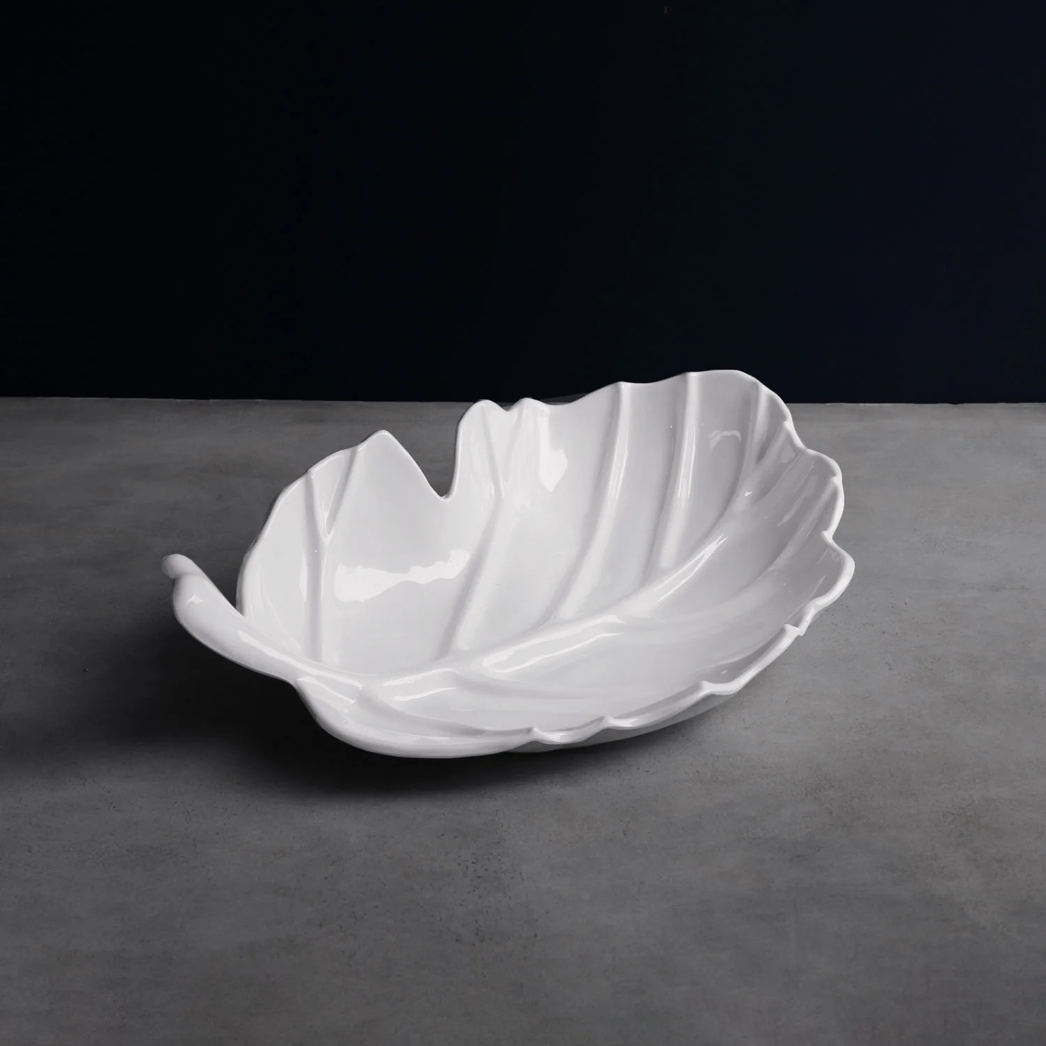 FINAL SALE - VIDA Lettuce Large Leaf Platter (White) | Beatriz Ball