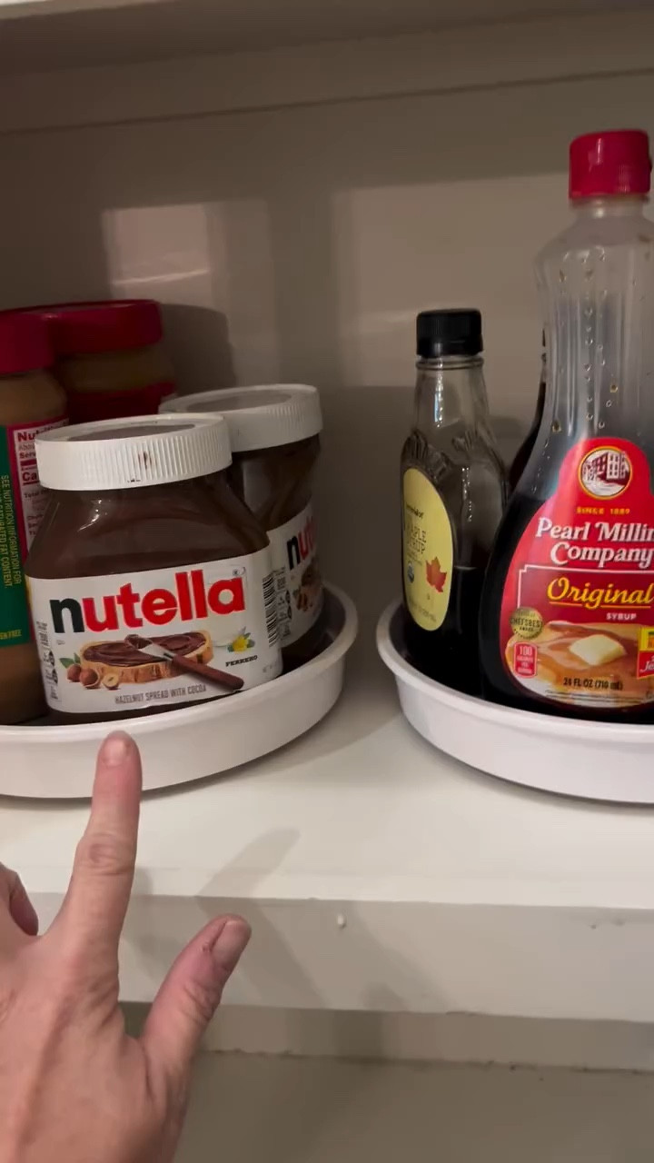 Condiments & Sauces are celebrating when they can be seen and used! yum! Yum! 
.
.
.
#savannahorganizer 
#homeorganizer #houseofvon #professionalorganizer #savannah #declutter #professionalorganizing  #organization #organizedlife #closetgoals #ordernotperfection 
#lessismore 
#organizedmove #organizedpantry