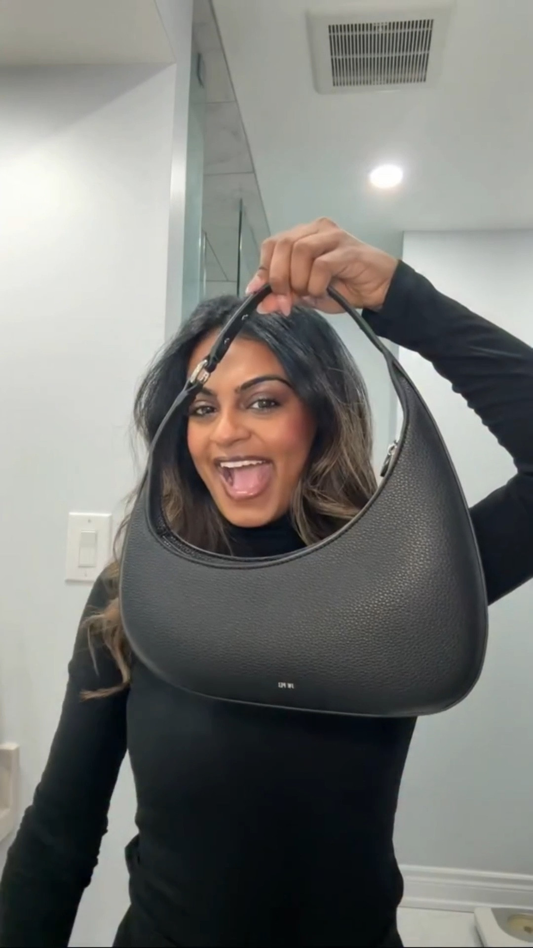 The ultimate IT GIRL bag!😍 I am so obsessed!! 

I got the Black bag from the Harlee collection - as seen on celebrities like Hailey Bieber, Selena Gomez, Doja Cat and Gigi Hadid!! 

Use my code CA25psi💖 

@jwpei_official #jwpei #jwpeibag #itgirlbag #itgirlaesthetic #blackshoulderbag #blackbag #fashioncreator #fashioninspo