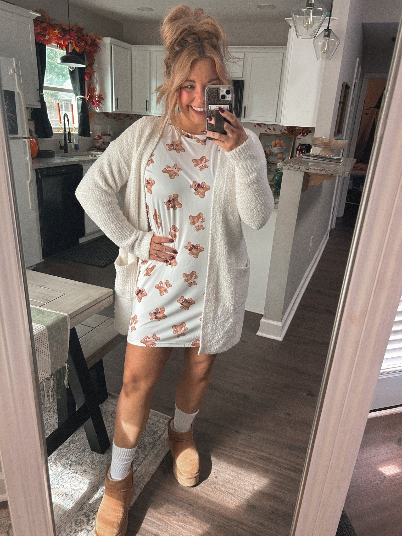 Super comfy and cozy look for lounging around the house 😍✨👏🏼 

#LTKStyleTip #LTKSeasonal #LTKMidsize