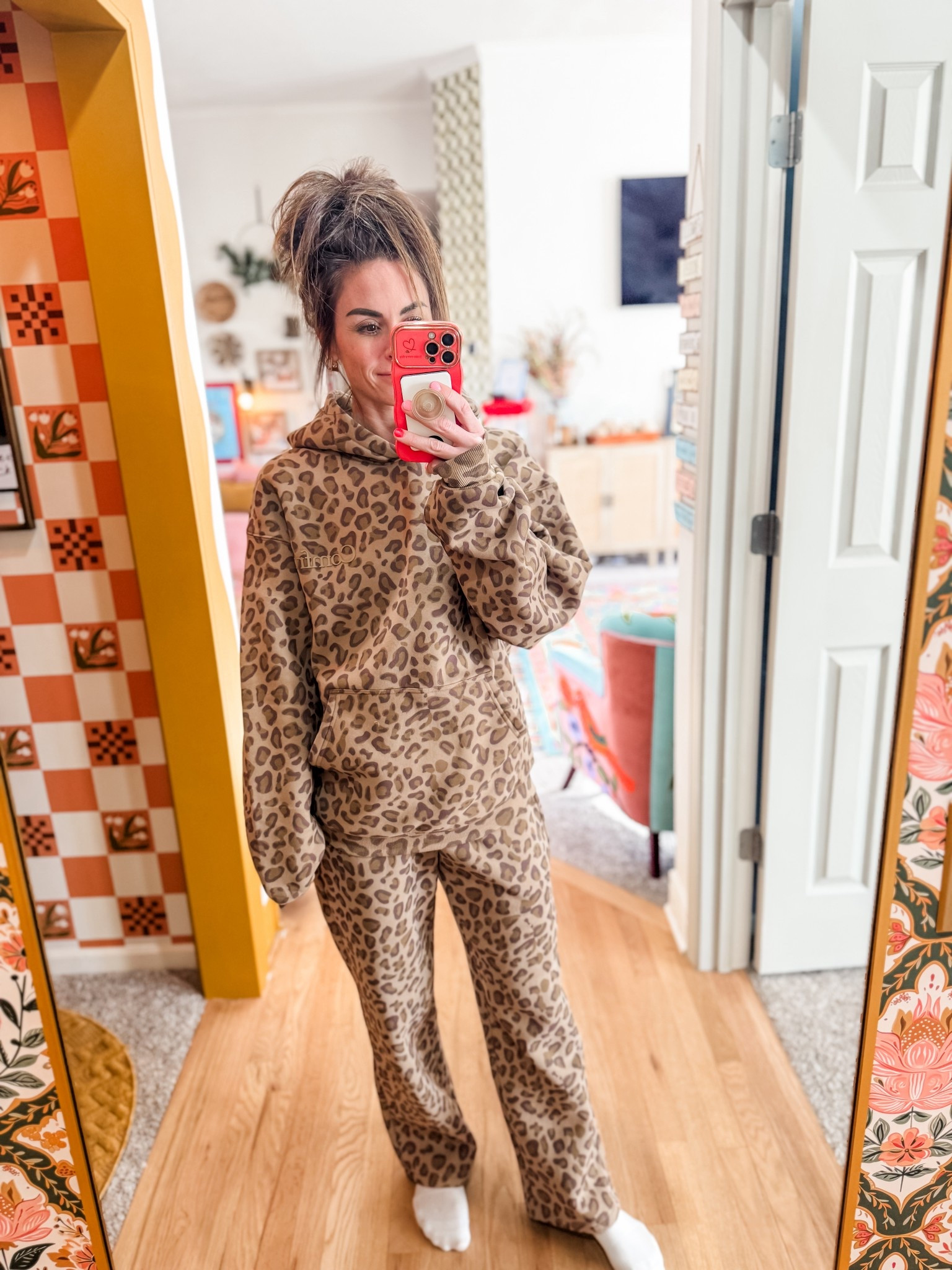 Comfrt Set in Brown Leopard size XS. Runs oversized! 

#LTKmomlife #LTKootd