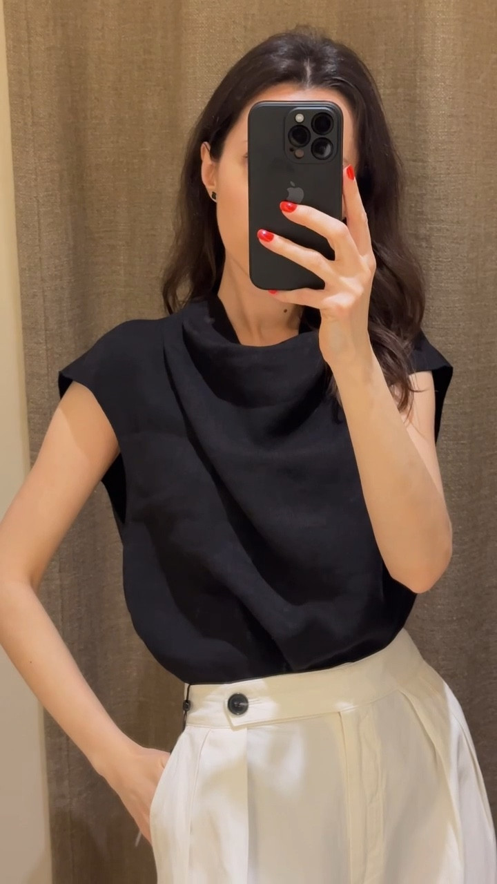 Chic Summer linen look from Massimo Dutti  🖤 Stylish & lightweight. I am wearing the smallest sizes in all of the pieces. I also linked similar items from another brands. 

Tags: Massimo Dutti try-on haul, Massimo Dutti white linen wide-leg trousers, black linen cotton top, spring look, spring outfit, casual look, spring fashion, spring style, easy styling, simple everyday look, chic & basic outfit, primavera, verano, effortless, Parisian look, casual outfit, capsule wardrobe, summer style, summer fashion, summer look, summer outfit, brunch style, high street, linen essentials, workwear, office look.

#LTKstyletip #LTKworkwear #LTKsummer