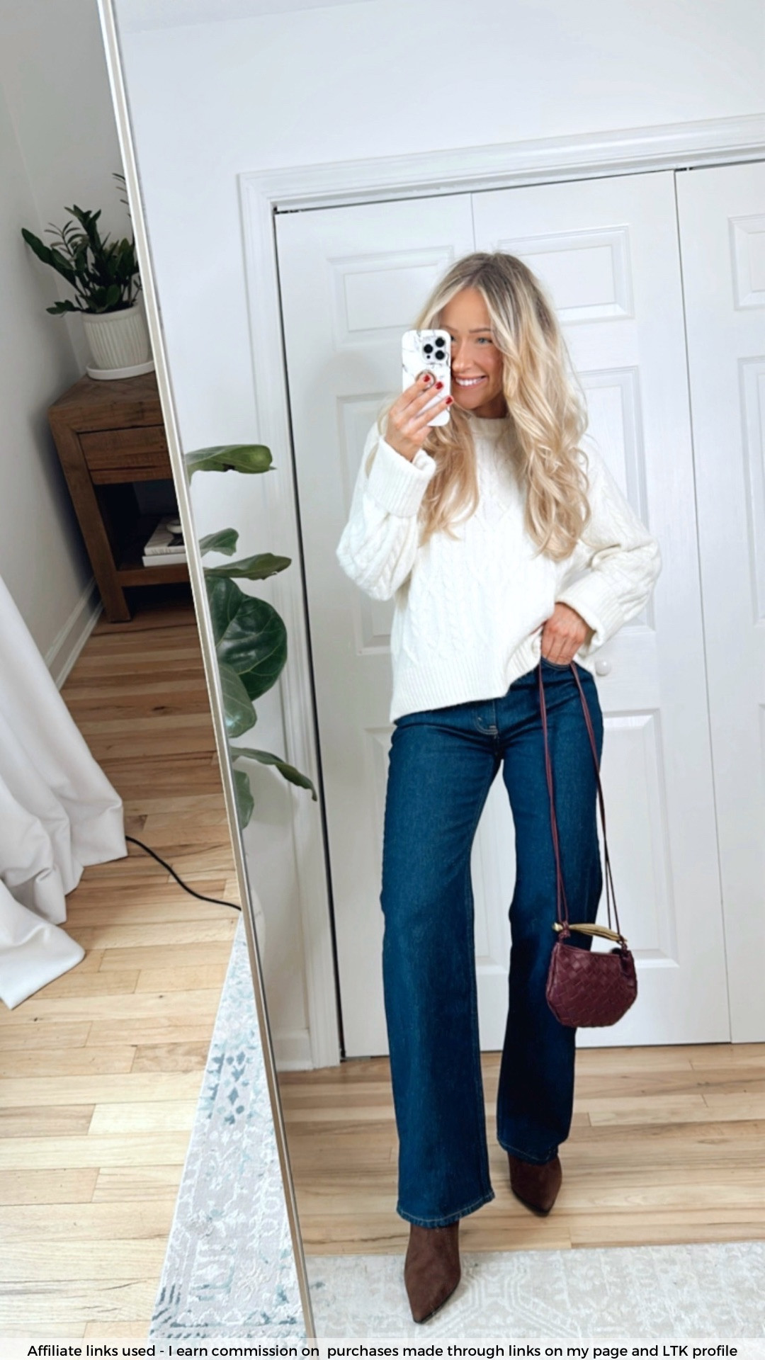 Cute casual fall outfit

Abercrombie jeans 

#LTKCyberWeek