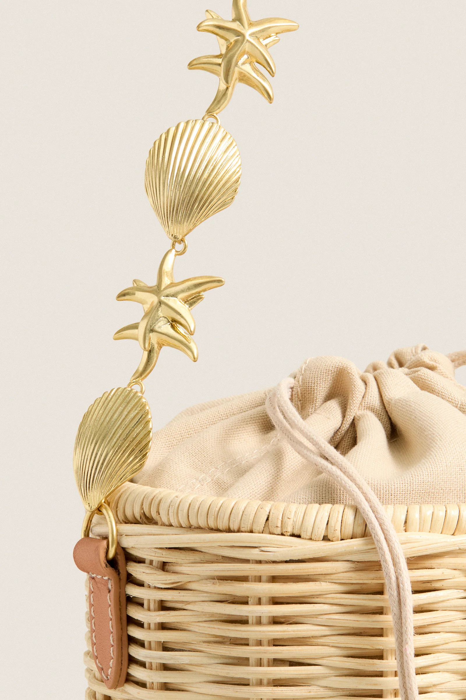 Natural Island Bucket Bag | Tuckernuck (US)