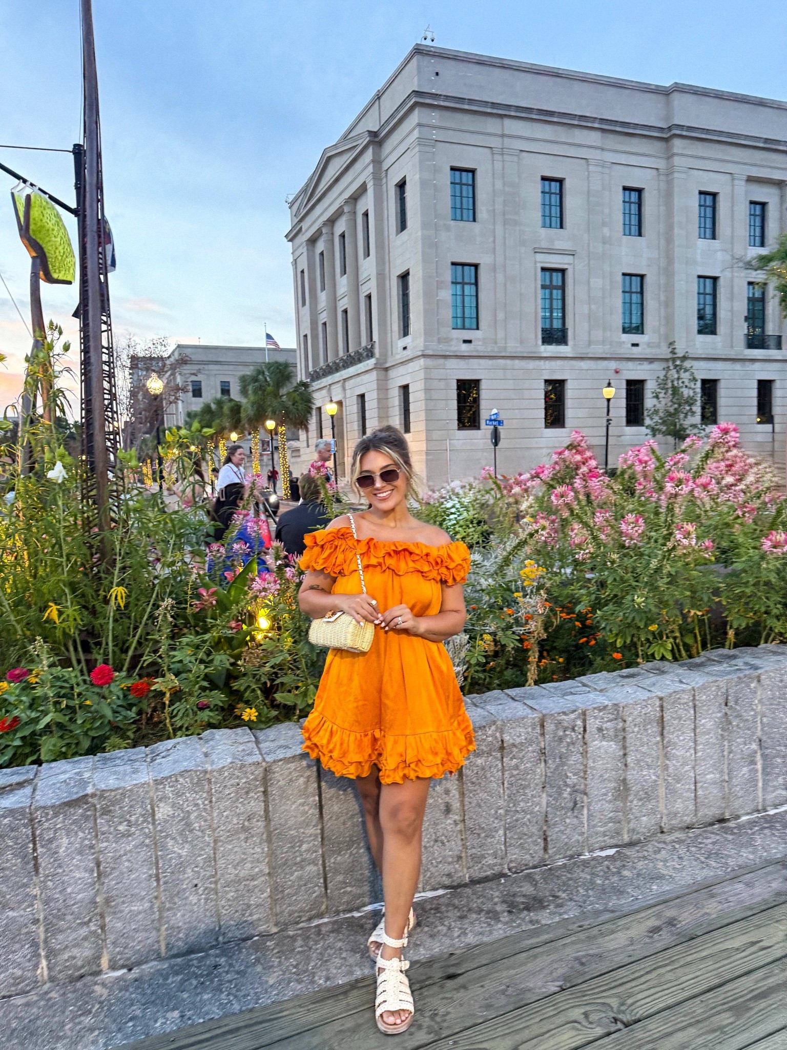 🍊🌸✨

Wearing size XS

#LTKMidsize #LTKSeasonal #LTKootd