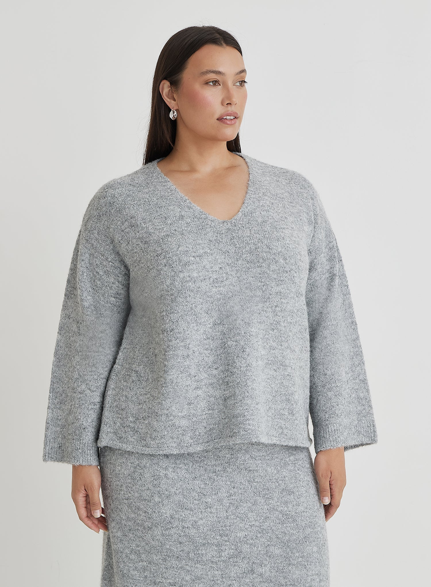 Grey Plus Size V Neck Knitted Jumper- Cadence | 4th & Reckless