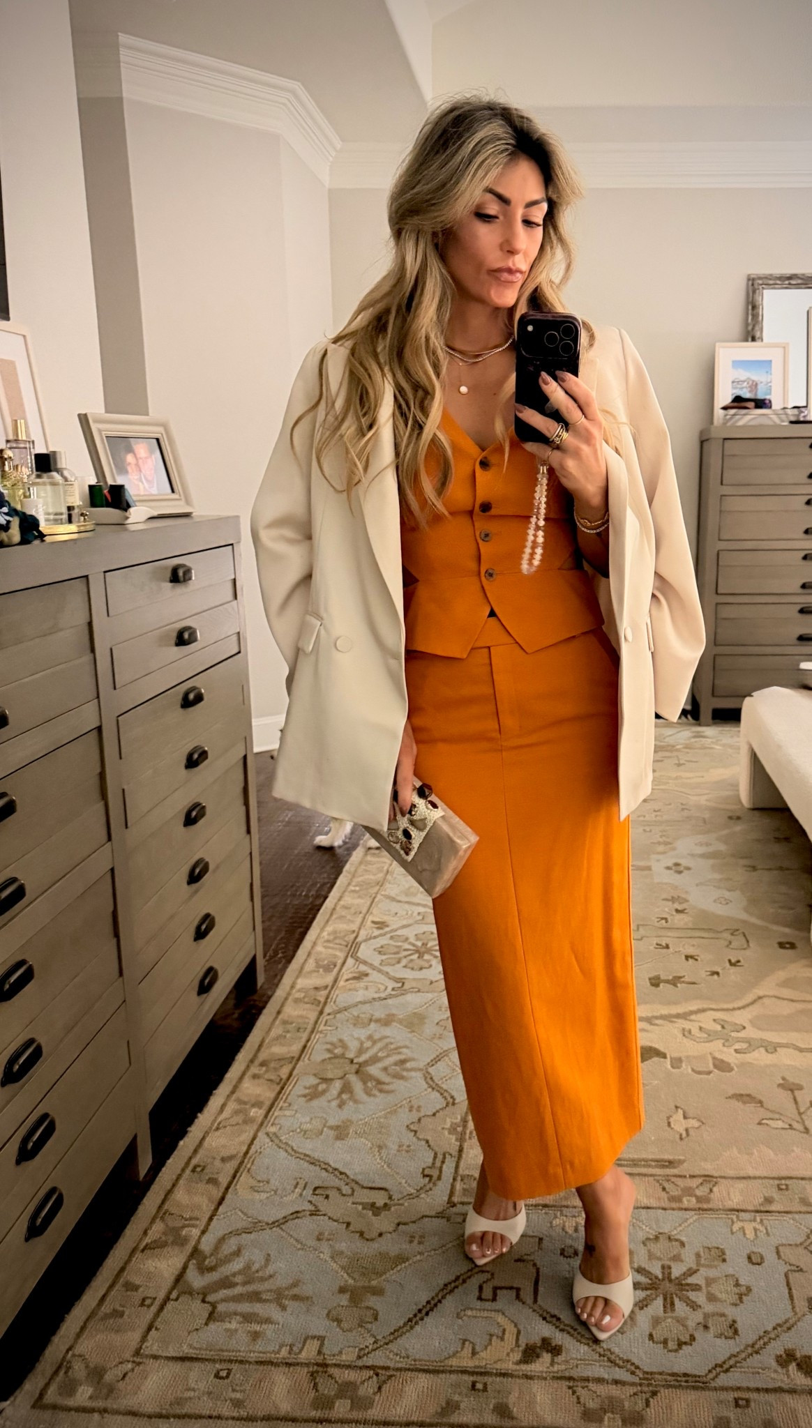 Sadly this linen two piece set is old Express! It was a treasure find (literally the last size in each piece when I happen to be walking by about a year ago). Linked some similar options below🧡

#LTKWorkwear #LTKootd #LTKOver40