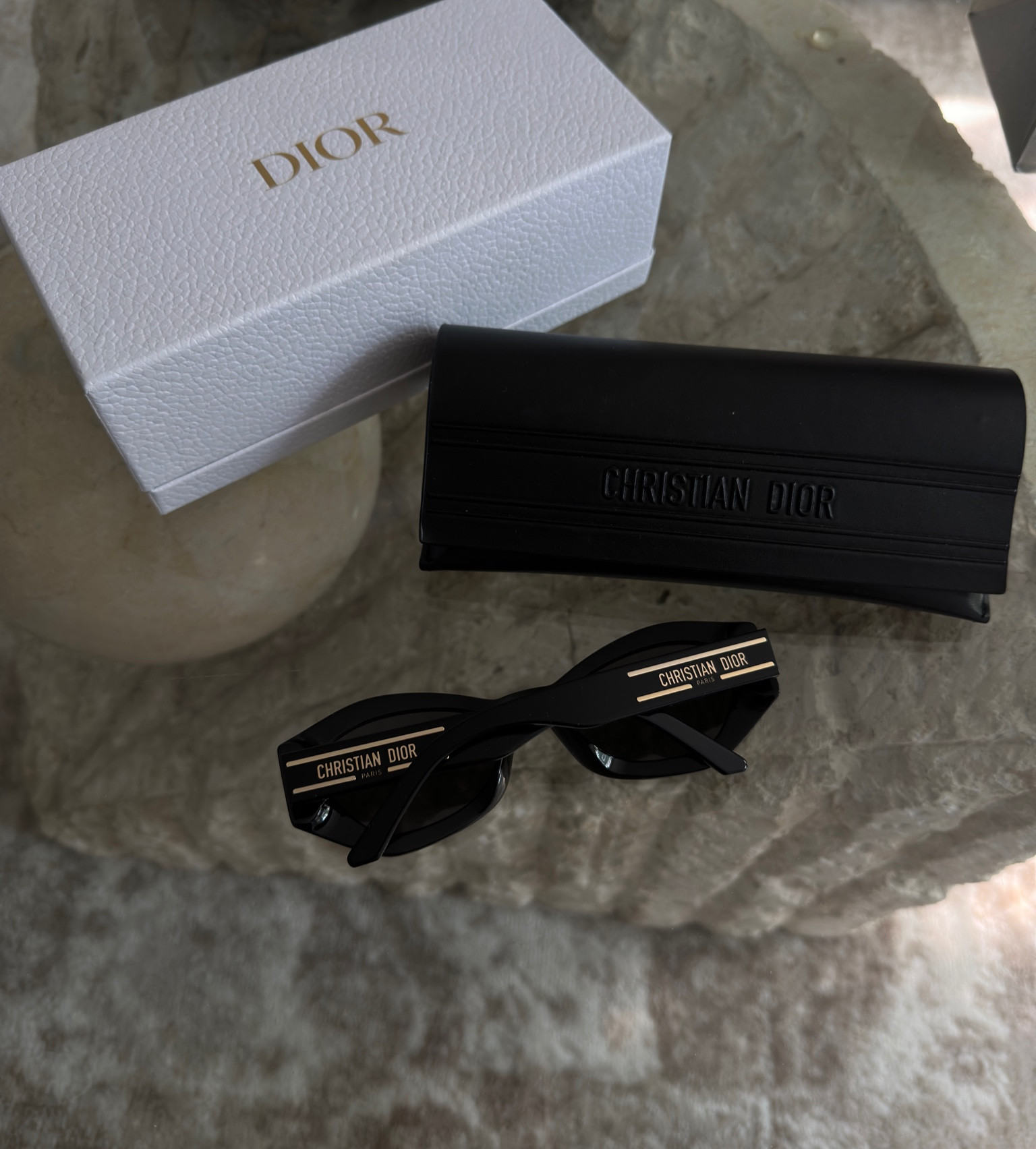 Dior Signature B1U sunglasses

#LTKunder50 #LTKstyletip #LTKFind
