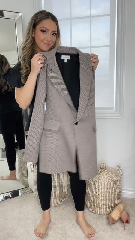 1 blazer 3 ways! FALL OUTFIT INSPO 🍂This is a must have blazer to add to
your fall wardrobe! #fallfashion #blazeroutfit #blazer #datenight #falloutfitinspo 







Houndstooth blazer
Spanx leggings
Date night outfit inspo
Weekend fit
Brunch outfit idea 
Steve Madden
New balance

#LTKstyletip #LTKSeasonal #LTKshoecrush