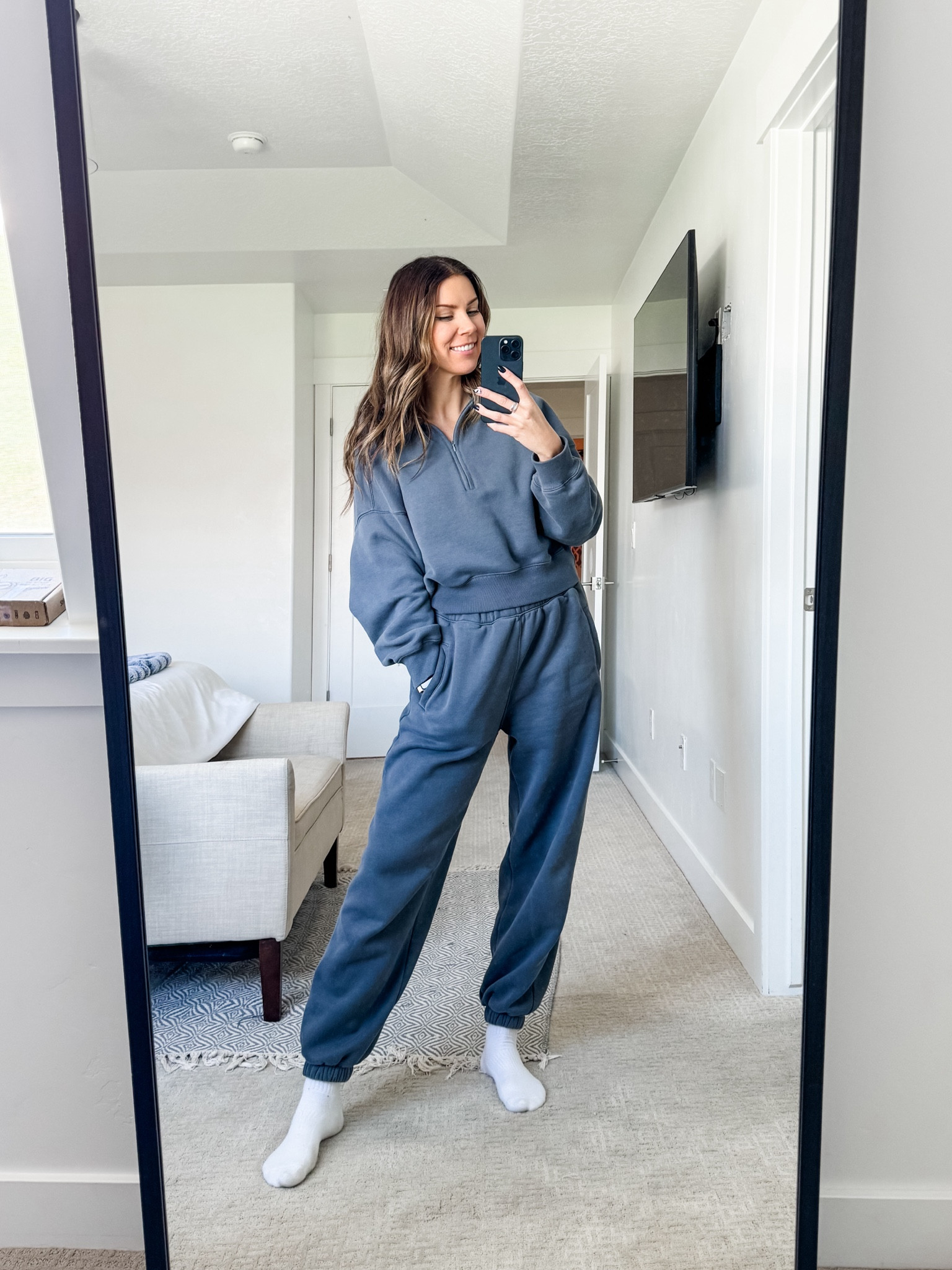 The comfiest lounge set for fall. I also want to buy it in taupe grey. 😍
Fits true to size. I’m wearing a medium in both top and bottom. 
 

#LTKstyletip