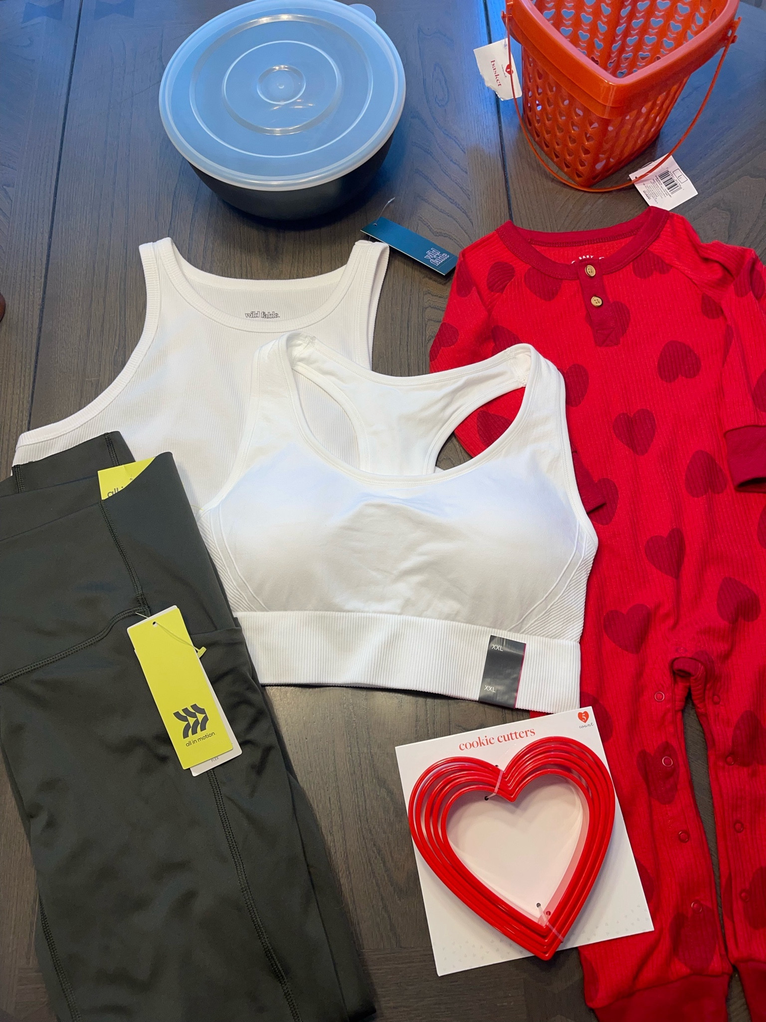 A little Target run for some new activewear and a few Valentine’s Day things!

Target therapy | leggings | Valentine’s Day baking 

#LTKstyletip #LTKSeasonal #LTKhome