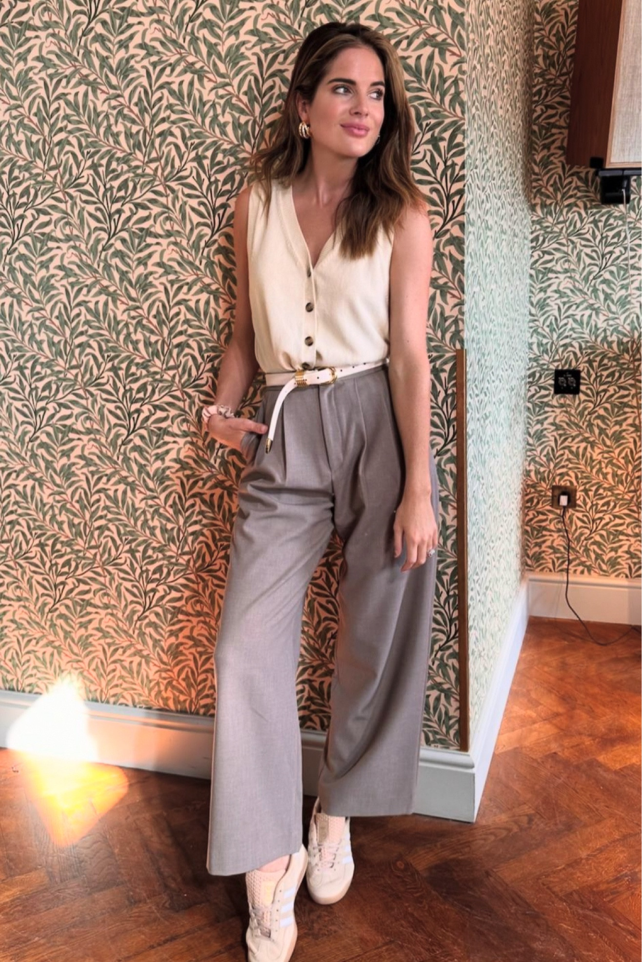 Beyond Chelsea! 🩶 
Office chic #LTKlondon

Cefinn knitwear, knit vest, sleeveless cardi, autumn outfit, style inspoired

#LTKworkwear #LTKuk #LTKeurope